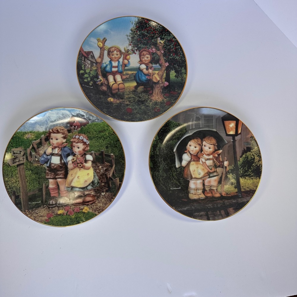 MJ Hummel The Danbury Mint Little Companions Plate Set‎ of 3 Collectible